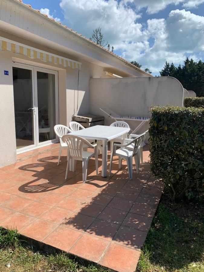 Maisonnette La Coti H5 Avec Piscine Interieure Chauffee, A 400 M De La Plage Et Menage De Fin Sejour Compris Saint-Georges-d'Oleron Bagian luar foto